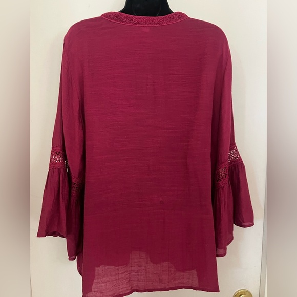 Counterparts Burgundy Women's Top - Picture 2 of 4